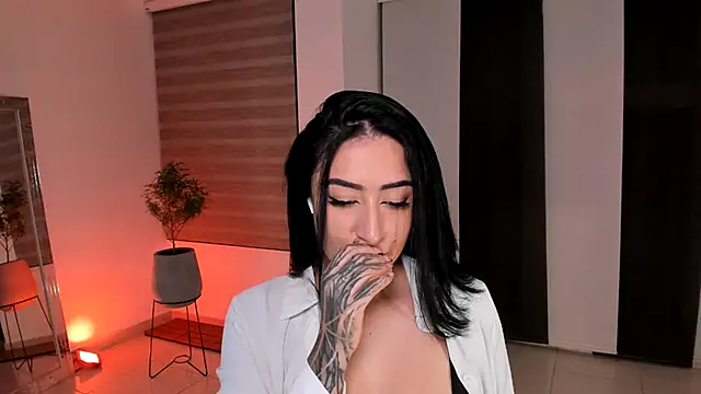 Snapshot of kendra_scoth chatting on October 25, 11:11 pm kendra scoth online show from October 25, 11:11 pm