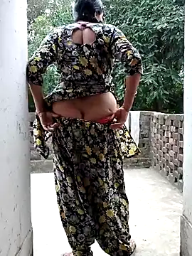 Snapshot of Miss_Ayesha chatting on October 21, 9:57 am Miss Ayesha online show from October 21, 9:57 am