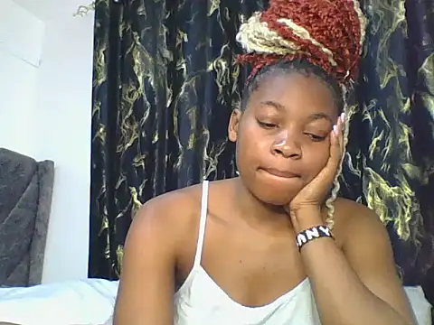 Snapshot of _Becky002 chatting on October 31, 10:30 am  Becky002 online show from October 31, 10:30 am