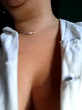 Snapshot of Bella_keny chatting on October 28, 7:19 pm Bella keny online show from October 28, 7:19 pm