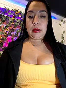 Snapshot of Bella_keny chatting on October 16, 7:38 pm Bella keny online show from October 16, 7:38 pm