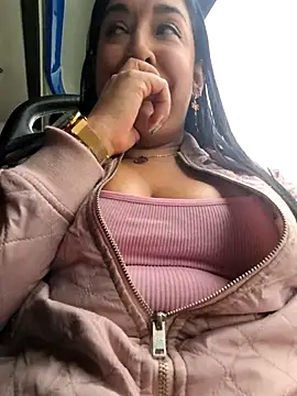 Snapshot of Bella_keny chatting on October 8, 7:29 pm Bella keny online show from October 8, 7:29 pm