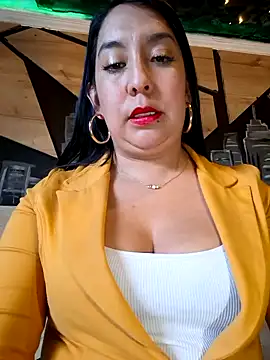 Snapshot of Bella_keny chatting on October 30, 7:48 pm Bella keny online show from October 30, 7:48 pm