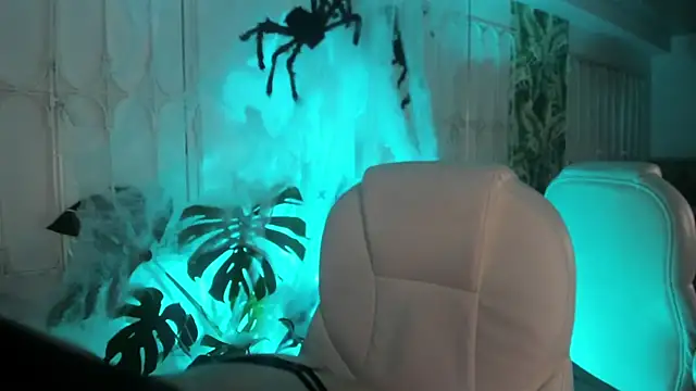 cute hollywood online show from October 23, 8:48 pm