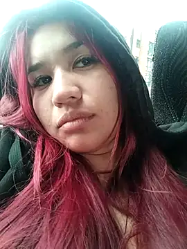 Snapshot of EmaGw chatting on October 1, 2:33 pm EmaGw online show from October 1, 2:33 pm