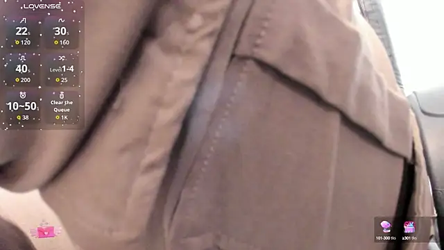 Snapshot of EmaGw chatting on October 17, 7:50 pm EmaGw online show from October 17, 7:50 pm