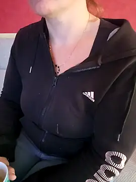 Snapshot of cruellaculdenfer67 chatting on October 17, 7:33 am cruellaculdenfer67 online show from October 17, 7:33 am