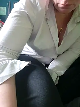 cruellaculdenfer67 online show from February 13, 8:27 am