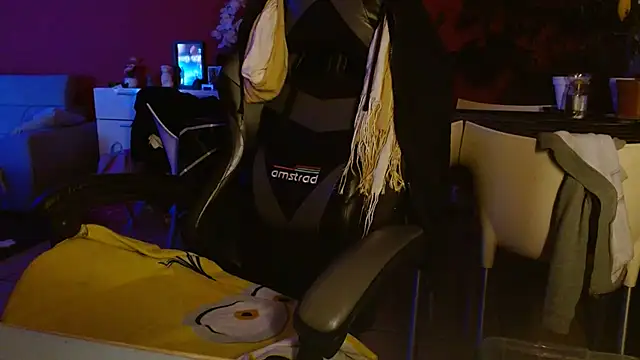 Snapshot of cruellaculdenfer67 chatting on October 13, 8:55 pm cruellaculdenfer67 online show from October 13, 8:55 pm