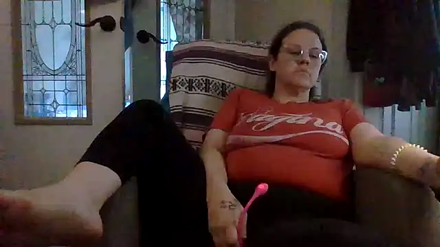 Snapshot of velvetta_ chatting on October 12, 7:16 pm velvetta online show from October 12, 7:16 pm