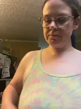 Snapshot of velvetta_ chatting on September 22, 6:12 am velvetta online show from September 22, 6:12 am