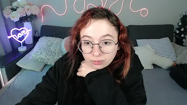 Mini Diva online show from April 17, 8:05 am