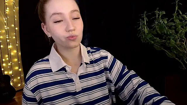 Snapshot of SindiWatsoon chatting on September 26, 12:47 pm SindiWatsoon online show from September 26, 12:47 pm