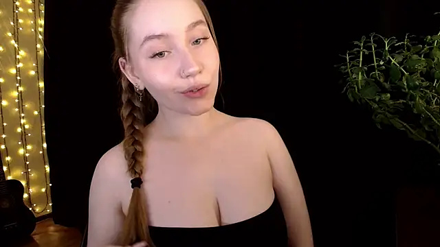 Snapshot of SindiWatsoon chatting on September 16, 11:40 am SindiWatsoon online show from September 16, 11:40 am