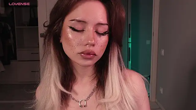 KellyBarton online show from April 20, 10:57 pm