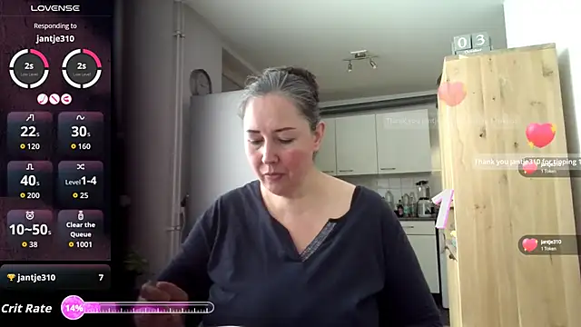 Snapshot of MilfGina chatting on October 3, 7:57 am MilfGina online show from October 3, 7:57 am