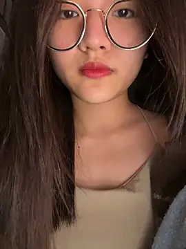 Snapshot of Krixxi22 chatting on October 7, 4:11 pm Krixxi22 online show from October 7, 4:11 pm