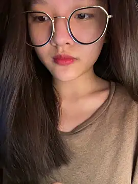 Snapshot of Krixxi22 chatting on October 26, 4:24 pm Krixxi22 online show from October 26, 4:24 pm