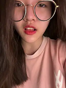 Snapshot of Krixxi22 chatting on September 21, 4:05 pm Krixxi22 online show from September 21, 4:05 pm