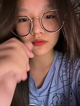 Snapshot of Krixxi22 chatting on October 5, 1:49 pm Krixxi22 online show from October 5, 1:49 pm