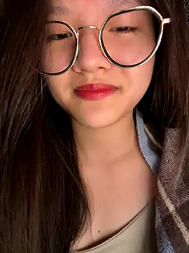 Snapshot of Krixxi22 chatting on October 1, 2:33 pm Krixxi22 online show from October 1, 2:33 pm