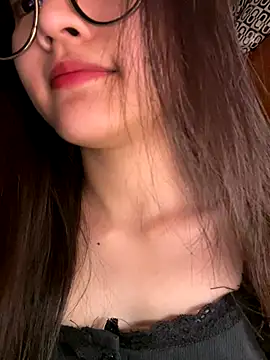 Snapshot of Krixxi22 chatting on October 20, 5:49 pm Krixxi22 online show from October 20, 5:49 pm