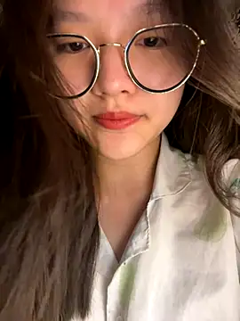 Snapshot of Krixxi22 chatting on October 12, 2:19 pm Krixxi22 online show from October 12, 2:19 pm