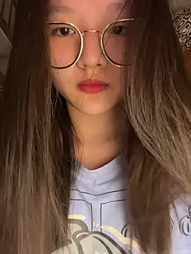 Snapshot of Krixxi22 chatting on October 28, 4:35 pm Krixxi22 online show from October 28, 4:35 pm