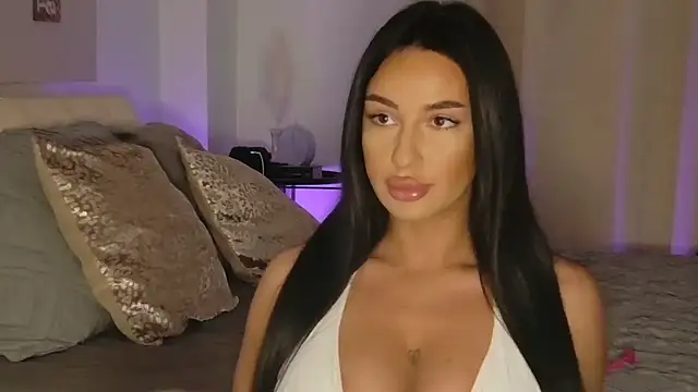 LuanaDess online show from April 30, 11:37 am