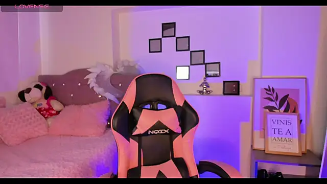 Kenia tompson01 online show from September 26, 7:22 pm