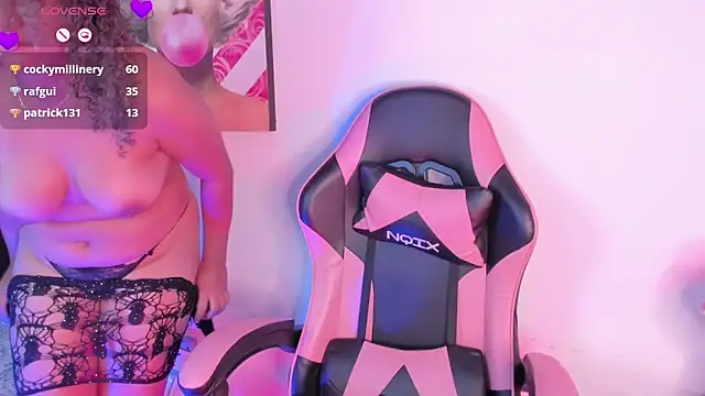 Kenia tompson01 online show from November 10, 6:03 pm