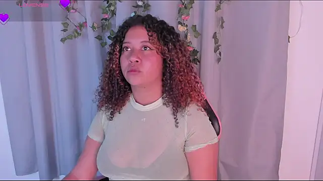 Kenia tompson01 online show from November 17, 7:14 pm