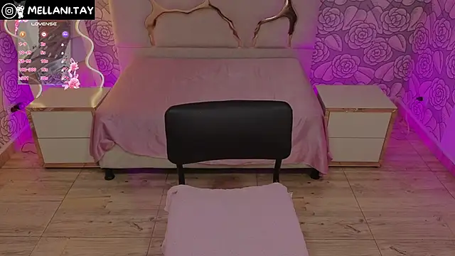 Snapshot of Mellani_tay chatting on October 1, 3:33 am Mellani tay online show from October 1, 3:33 am