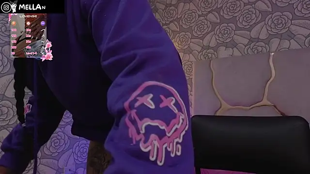 Snapshot of Mellani_tay chatting on October 5, 3:11 am Mellani tay online show from October 5, 3:11 am