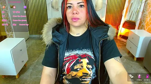 Snapshot of martinna_tay chatting on October 5, 3:44 am martinna tay online show from October 5, 3:44 am