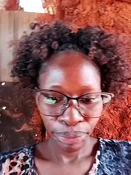 Snapshot of LOVELY-2BERRY chatting on October 18, 9:01 am LOVELY-2BERRY online show from October 18, 9:01 am