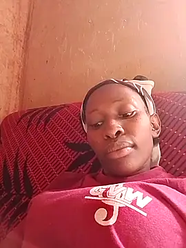 Snapshot of LOVELY-2BERRY chatting on October 7, 6:18 am LOVELY-2BERRY online show from October 7, 6:18 am