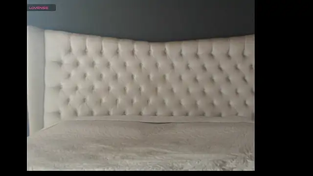 nichole bree  online show from September 10, 2:28 pm