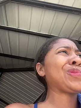 Snapshot of Berry_Bans chatting on September 19, 5:23 pm Berry Bans online show from September 19, 5:23 pm