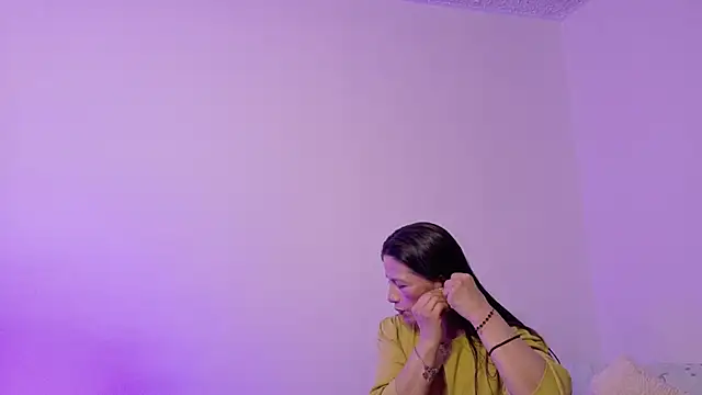 Snapshot of cattaleya1476 chatting on October 22, 1:05 pm cattaleya1476 online show from October 22, 1:05 pm