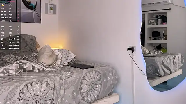 Snapshot of wendy_alejo1712 chatting on October 25, 10:49 pm wendy alejo1712 online show from October 25, 10:49 pm