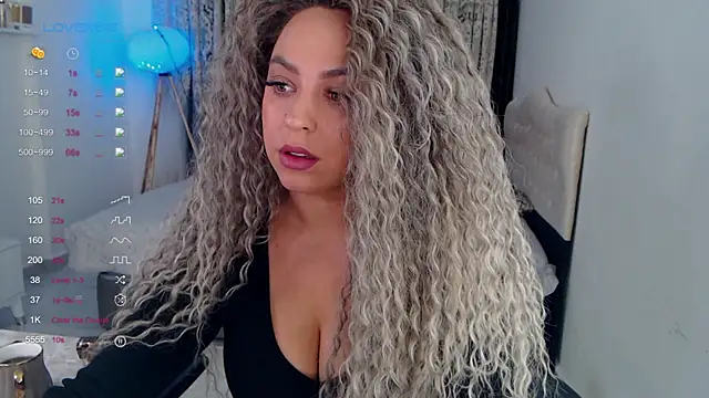  Just a queen 3 online show from October 17, 5:05 pm