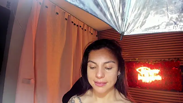 Snapshot of rosse_2504 chatting on October 28, 6:24 pm rosse 2504 online show from October 28, 6:24 pm