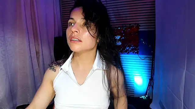 Snapshot of rosse_2504 chatting on September 24, 6:07 pm rosse 2504 online show from September 24, 6:07 pm