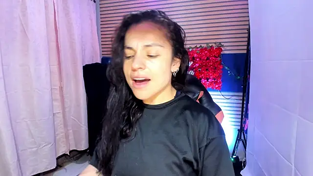 Snapshot of rosse_2504 chatting on September 17, 5:11 pm rosse 2504 online show from September 17, 5:11 pm