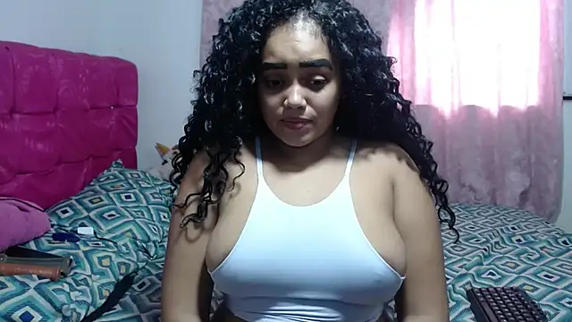 Snapshot of kiara_milf_ chatting on October 28, 8:57 pm kiara milf online show from October 28, 8:57 pm