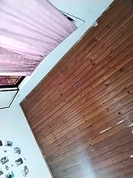 Snapshot of kiara_milf_ chatting on September 26, 8:28 pm kiara milf online show from September 26, 8:28 pm