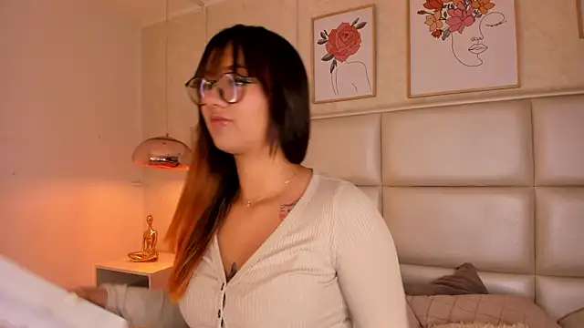 Aily Yozuko online show from October 6, 2:39 am