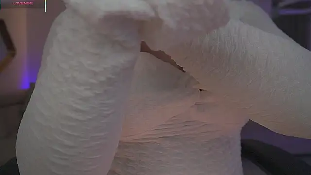 Snapshot of AngelicaVega chatting on September 30, 9:19 pm AngelicaVega online show from September 30, 9:19 pm