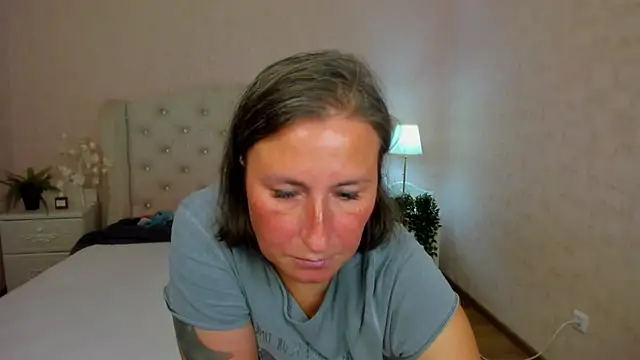 Snapshot of HotLiss chatting on September 26, 6:33 am HotLiss online show from September 26, 6:33 am